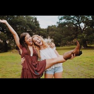 Meet your Posher, Annie Dawson